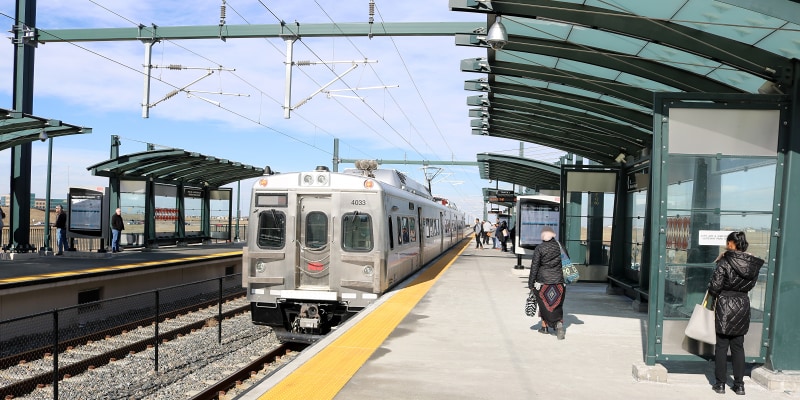 Image of 40th / Airport - Gateway Park Station