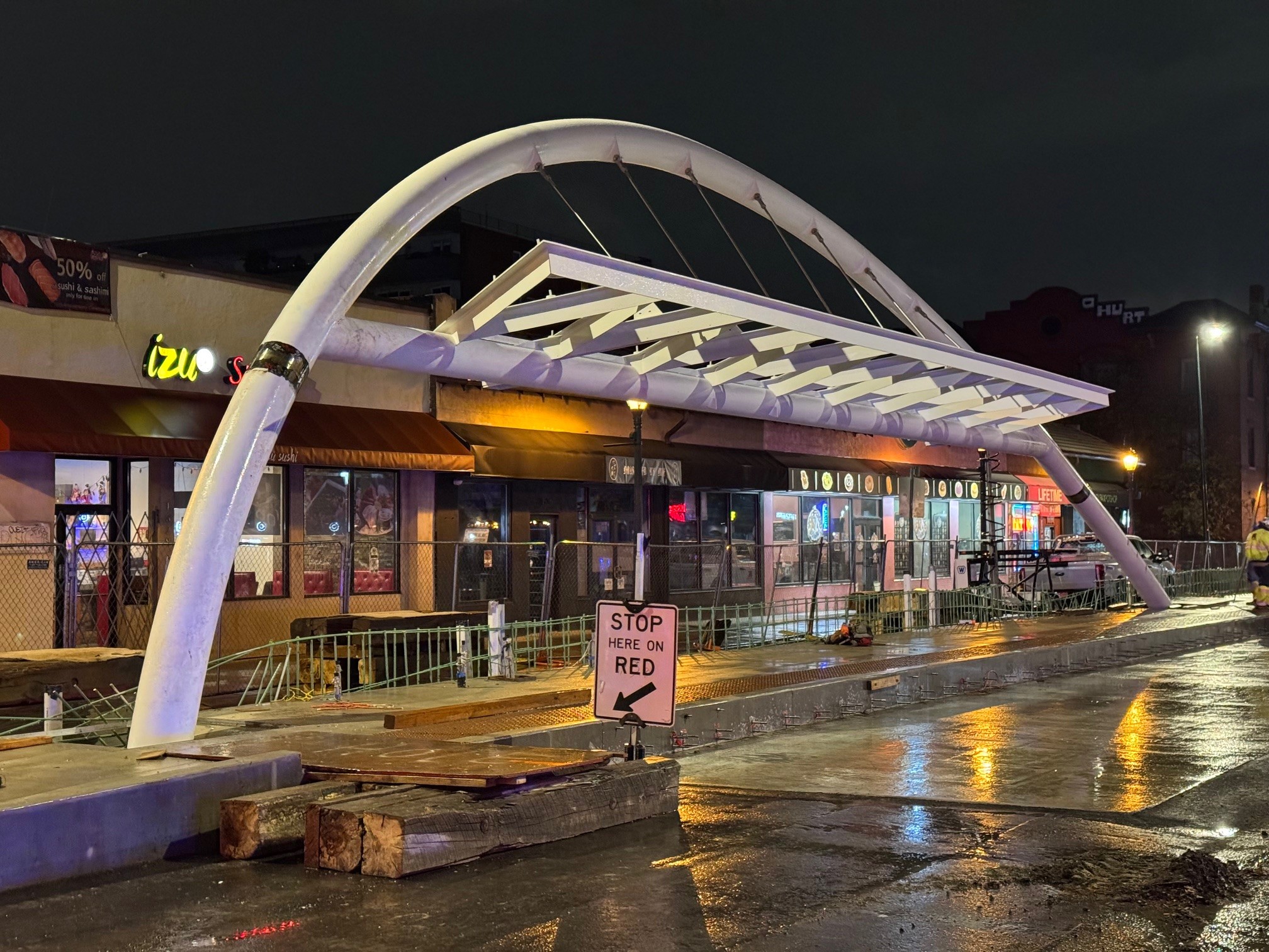 Photo of arch installation on BRT at Franklin Street and Colfax Avenue